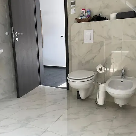 Belle 巴拉通雷勒